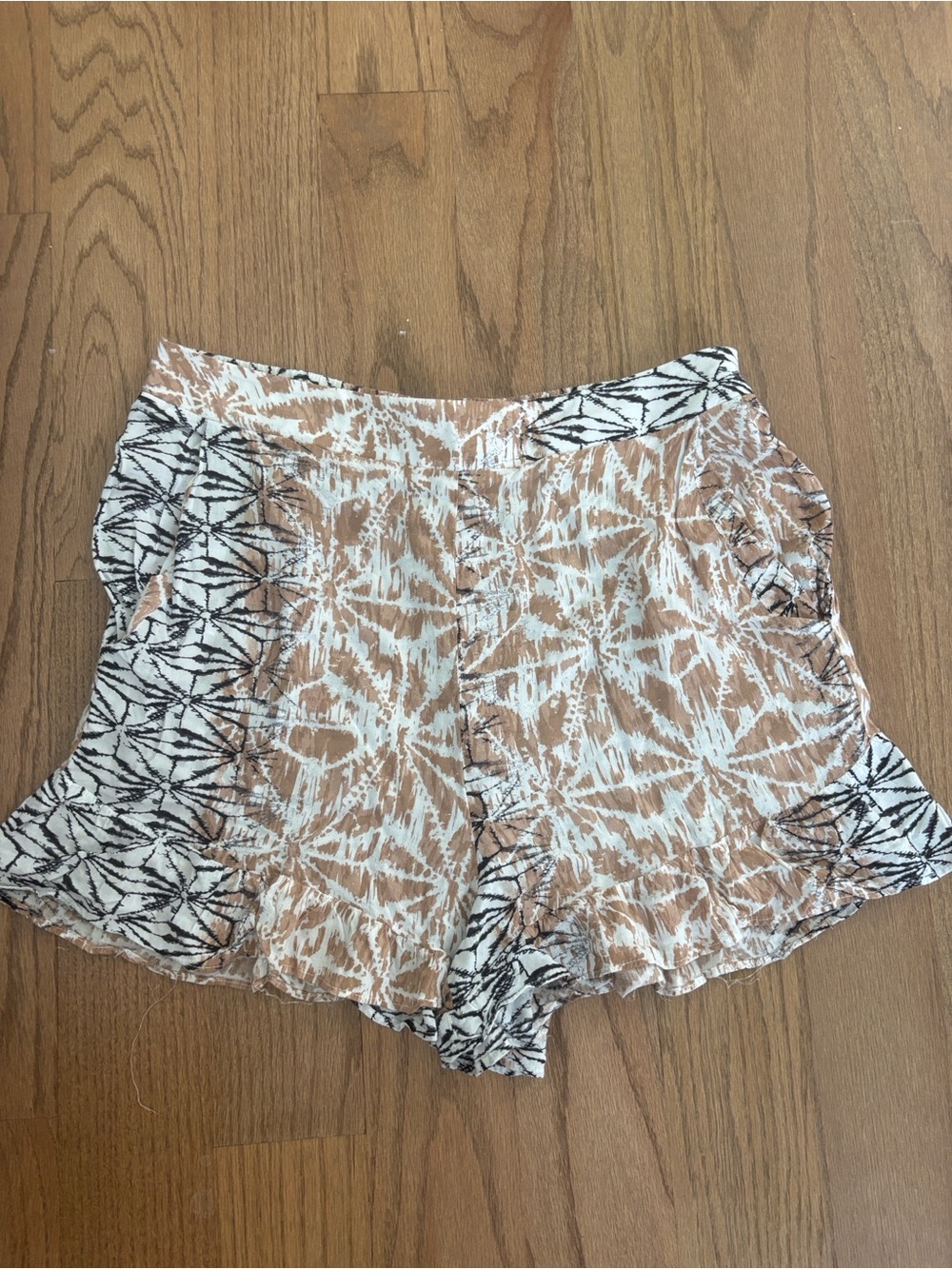 BCBG Ruffle Shorts - Picture 5 of 5